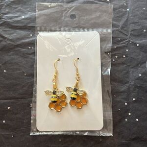 Bumble Honey Bee with Honeycomb Earrings on Gold Tone Wires NIP